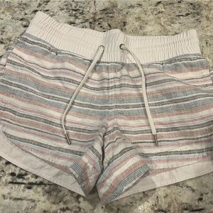 Athleta white linen Cabo shorts size 4
